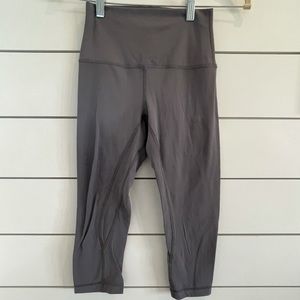 Lululemon slate grey cropped aligns 4